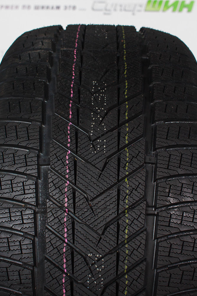 Roadmarch WINTERXPRO 999 275/35 R20 102H XL